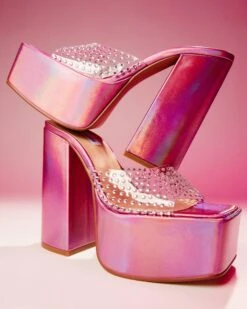 Promo โ Deals ๐ SteveMadden RUBY IRIDESCENT โญ ๐ 19 Promo โ Deals ๐ SteveMadden RUBY IRIDESCENT โญ ๐ -Steve Madden Shoes For Women Shop SM 2022 DIGITAL MONTHLY CONTENT 04 APRIL STILLS SHOT 0318